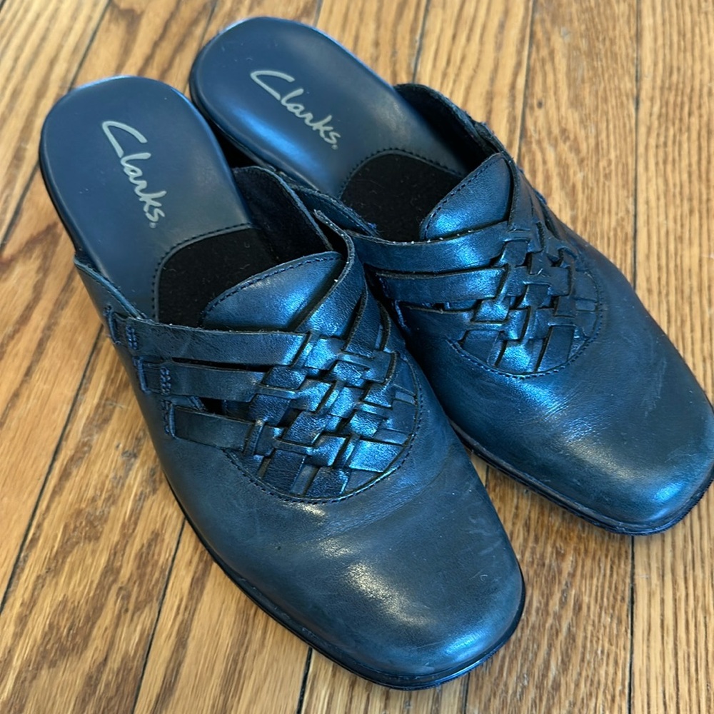 Clarks Navy Blue Leather Mules Sz 7